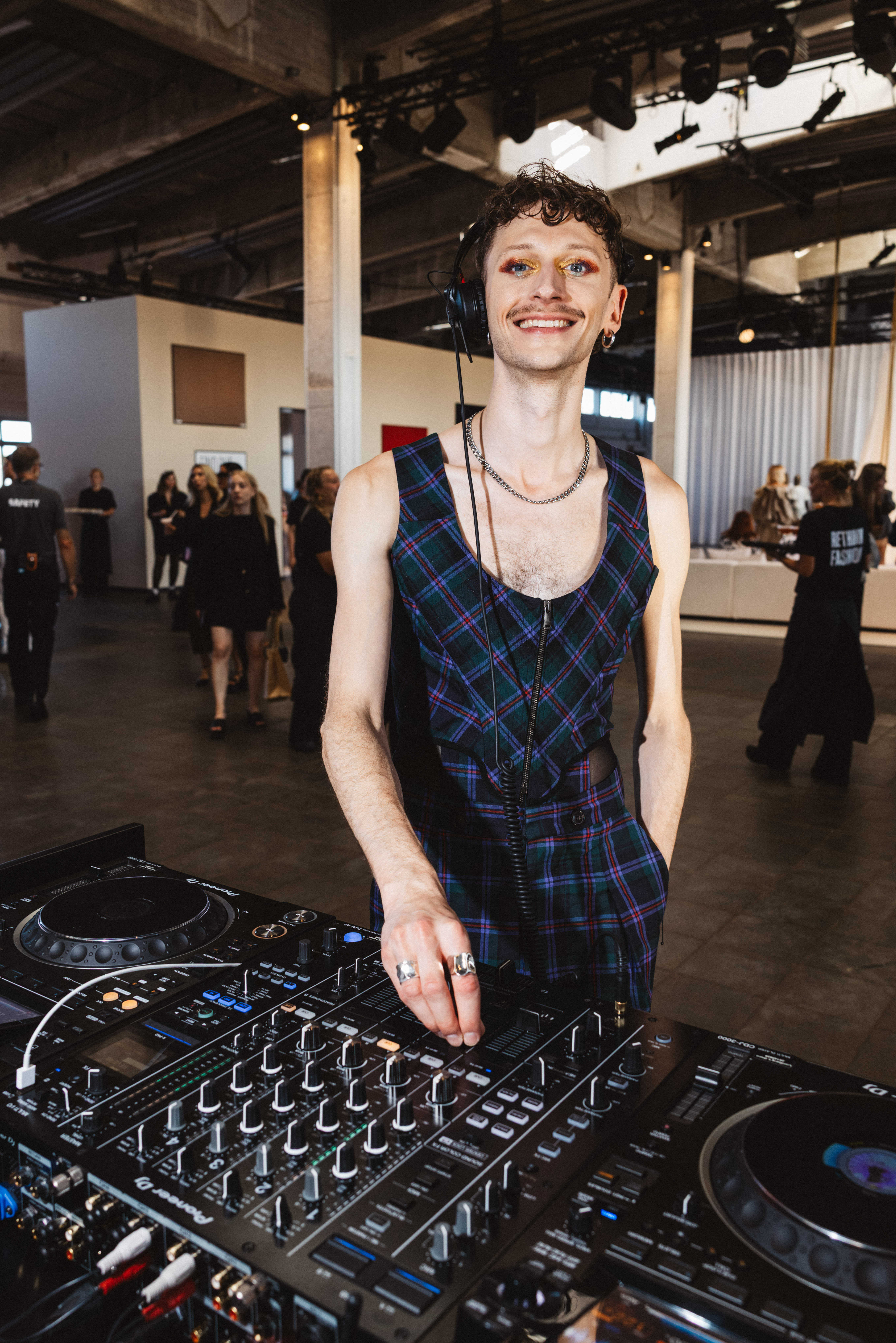 Darwin Stapel performing live as DJ and Music Director for Perwoll The Comeback Collection in Copenhagen